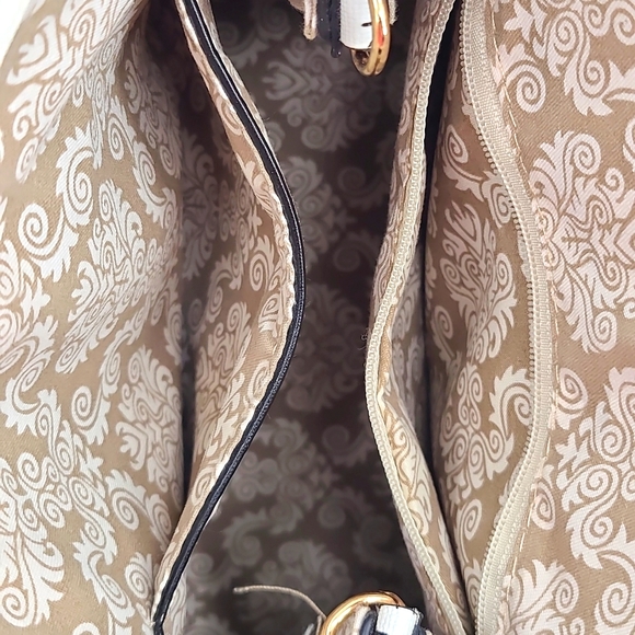 Whitebgreen red floral dragonfly zip up hand bag purse pretty cute - Picture 3 of 9